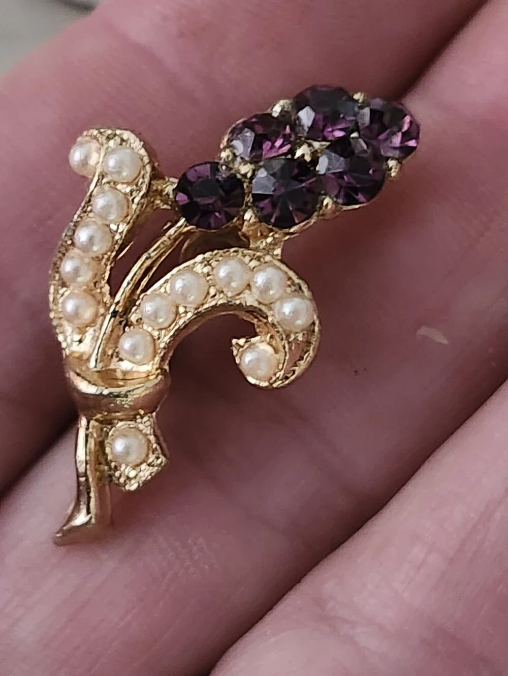 Gold-Tone Faux Seed Pearl & Amethyst Floral Brooch - Vintage